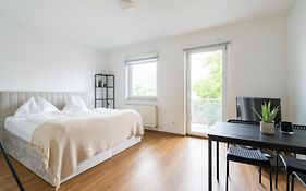 Sonniges Apartment Mit Balkon